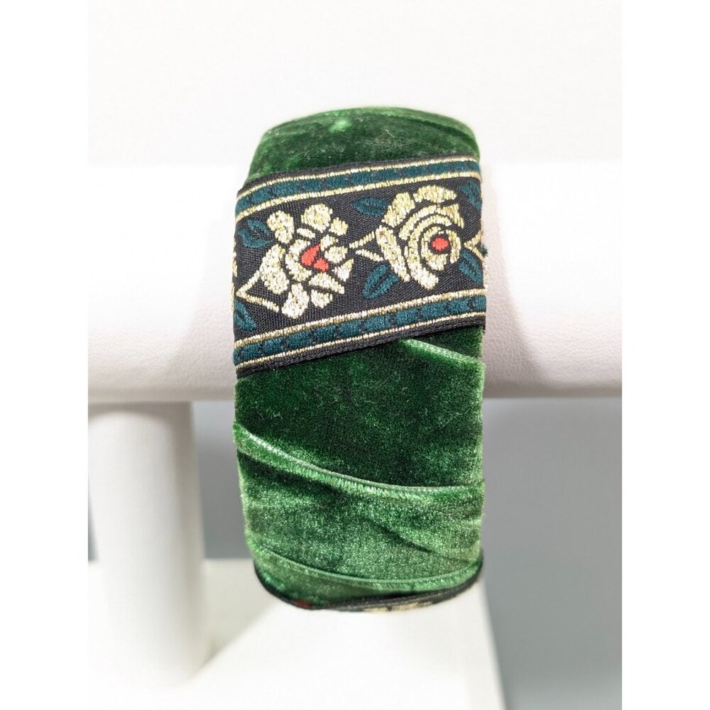 Vintage‎ Green Velvet Wrapped Tapestry Wide Bangle Bracelet 8 in
